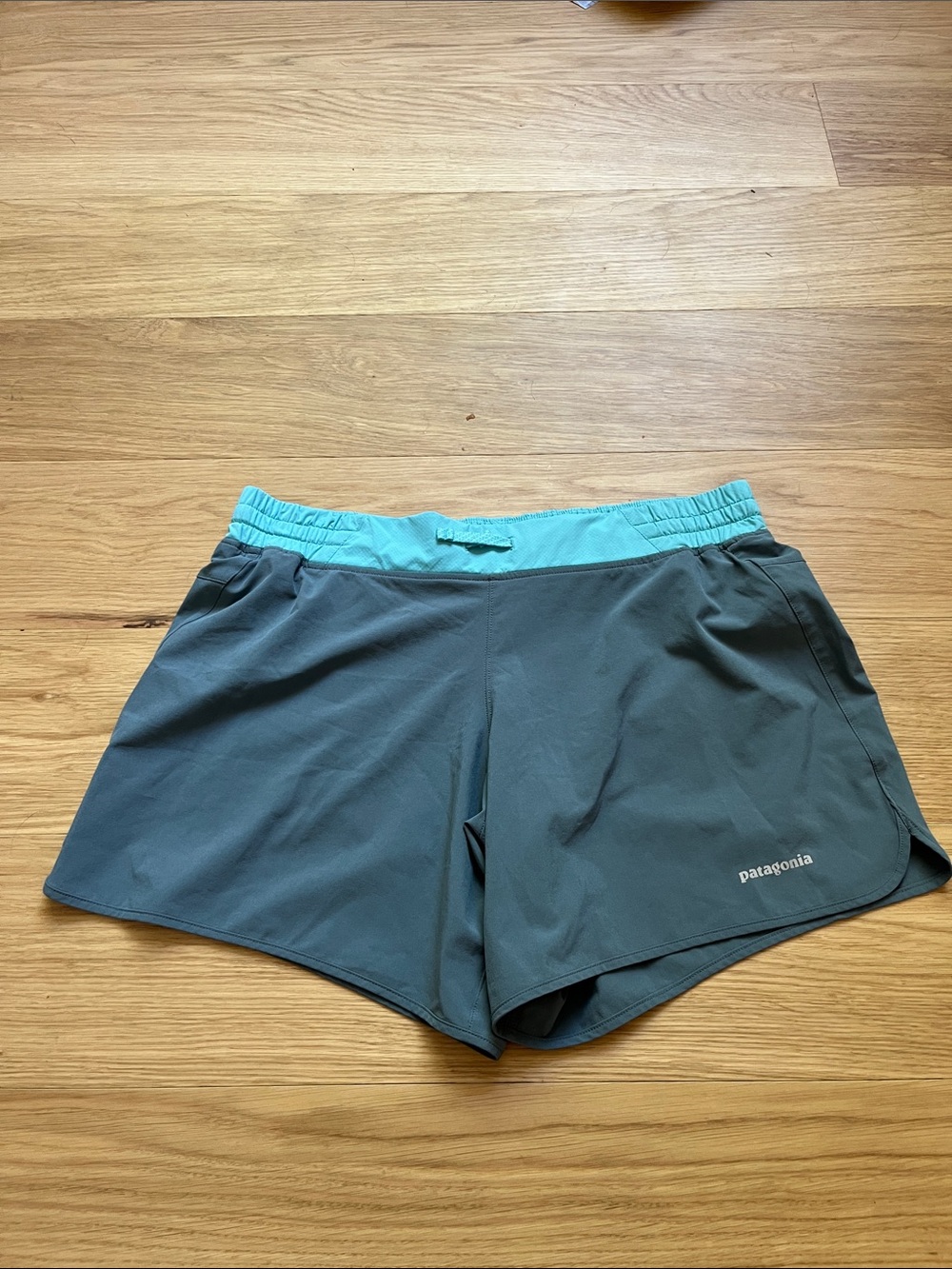 Patagonia Women's Nine Trail Shorts-Teal/Gray size M